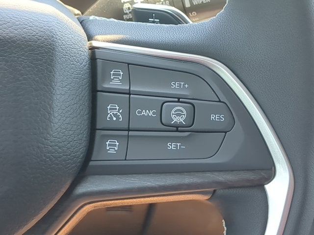 2026 Jeep Grand Cherokee Laredo Altitude