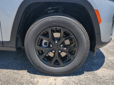 2026 Jeep Grand Cherokee Laredo Altitude
