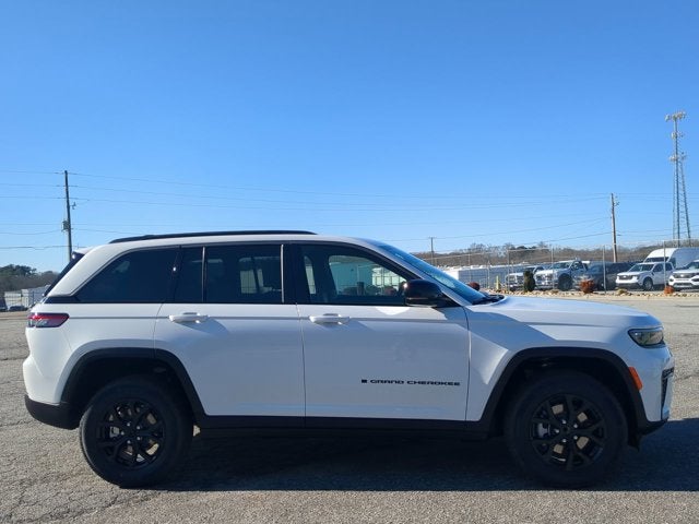 2026 Jeep Grand Cherokee Laredo Altitude