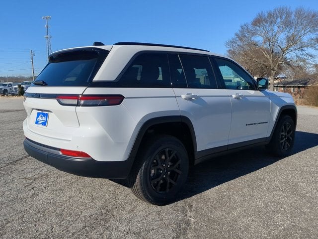 2026 Jeep Grand Cherokee Laredo Altitude