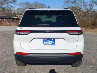 2026 Jeep Grand Cherokee Laredo Altitude