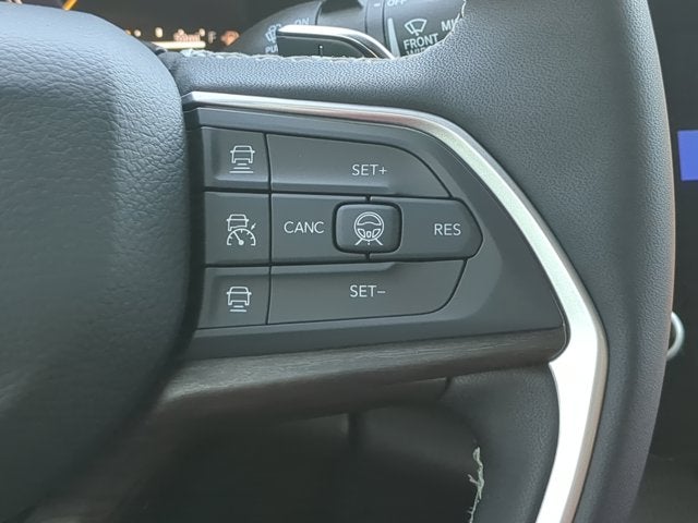 2026 Jeep Grand Cherokee Laredo Altitude