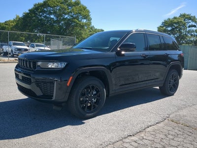2026 Jeep Grand Cherokee Laredo Altitude