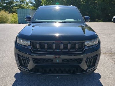 2026 Jeep Grand Cherokee Laredo Altitude