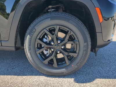 2026 Jeep Grand Cherokee Laredo Altitude