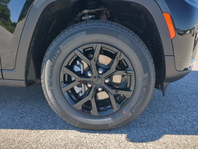 2026 Jeep Grand Cherokee Laredo Altitude