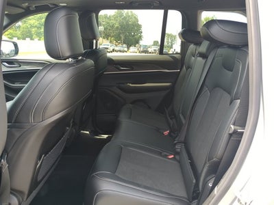 2026 Jeep Grand Cherokee Laredo Altitude