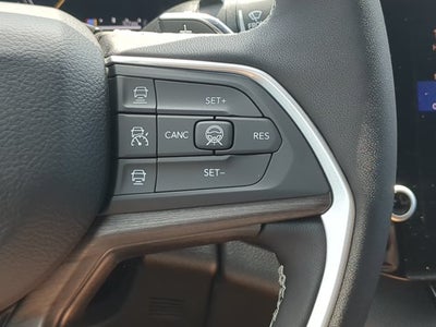 2026 Jeep Grand Cherokee Laredo Altitude