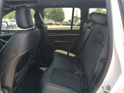 2026 Jeep Grand Cherokee Laredo Altitude
