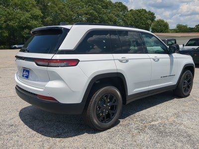 2026 Jeep Grand Cherokee Laredo Altitude