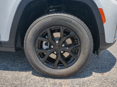 2026 Jeep Grand Cherokee Laredo Altitude