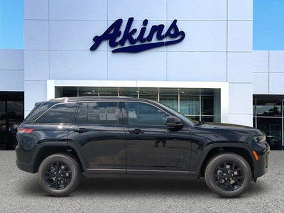 2026 Jeep Grand Cherokee Laredo Altitude