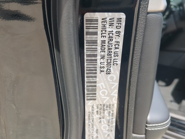 2026 Jeep Grand Cherokee Laredo Altitude