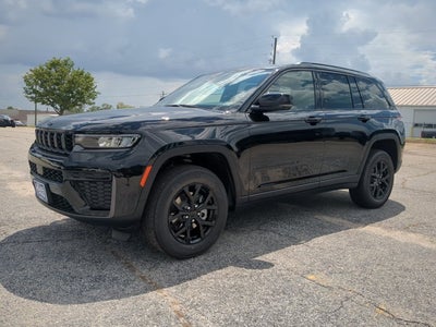 2026 Jeep Grand Cherokee Laredo Altitude