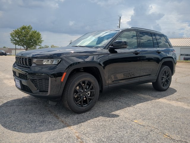2026 Jeep Grand Cherokee Laredo Altitude