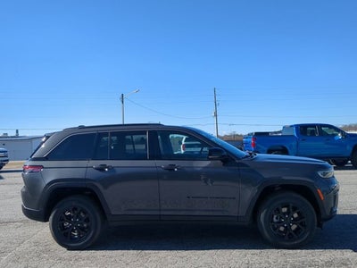 2026 Jeep Grand Cherokee Laredo Altitude