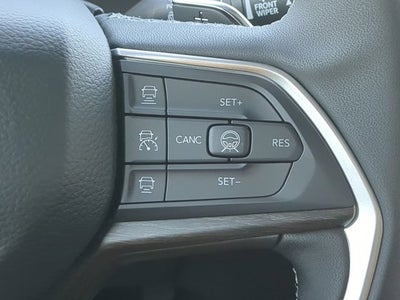 2026 Jeep Grand Cherokee Laredo Altitude