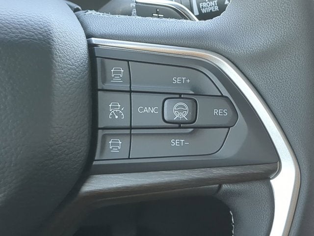 2026 Jeep Grand Cherokee Laredo Altitude