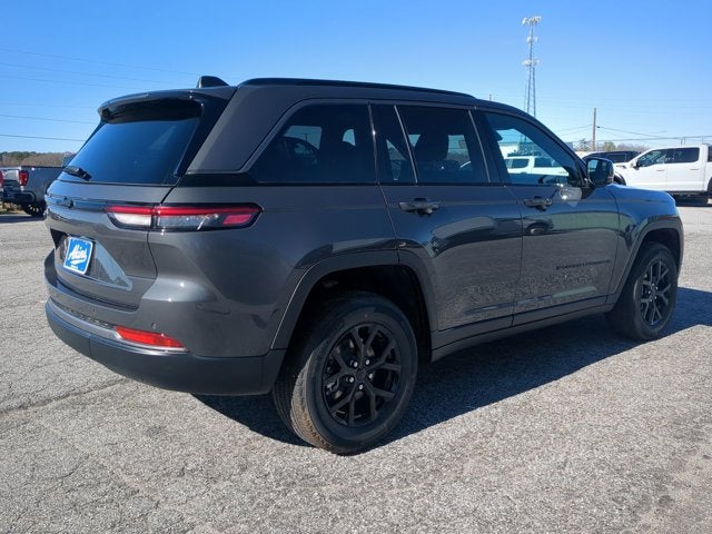 2026 Jeep Grand Cherokee Laredo Altitude