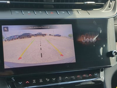 2026 Jeep Grand Cherokee Laredo Altitude