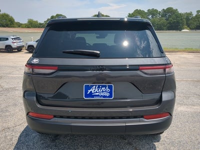 2026 Jeep Grand Cherokee Laredo Altitude