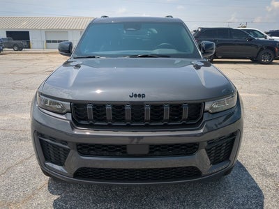 2026 Jeep Grand Cherokee Laredo Altitude