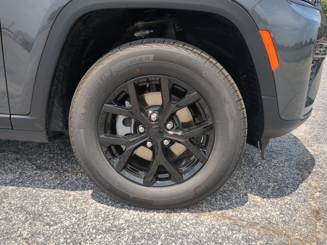 2026 Jeep Grand Cherokee Laredo Altitude