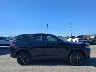 2026 Jeep Grand Cherokee Laredo Altitude