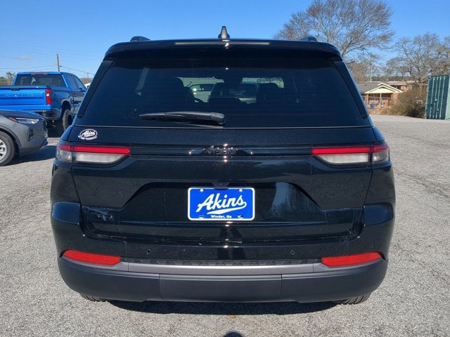 2026 Jeep Grand Cherokee Laredo Altitude