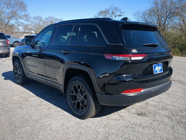 2026 Jeep Grand Cherokee Laredo Altitude