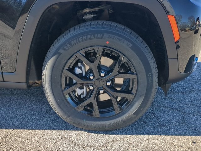 2026 Jeep Grand Cherokee Laredo Altitude