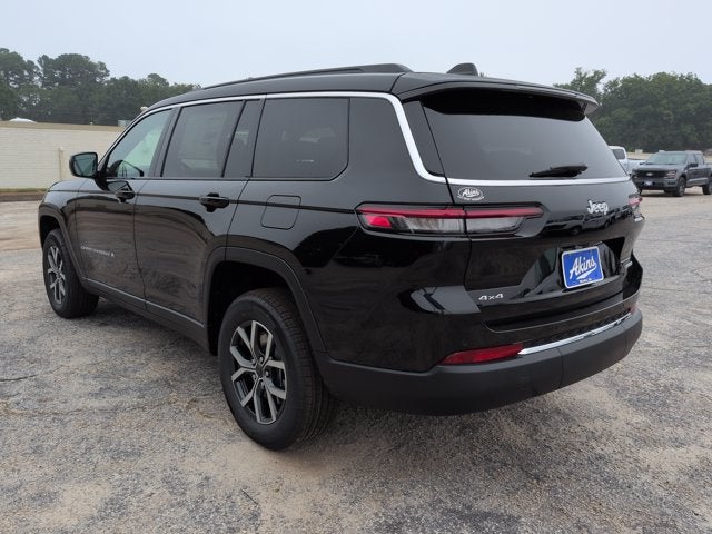 2027 Jeep Grand Cherokee Laredo X