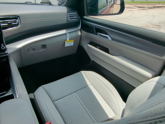 2026 Jeep Grand Wagoneer Base