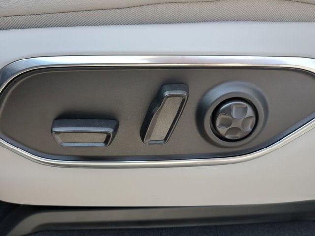 2025 Jeep Wagoneer Base