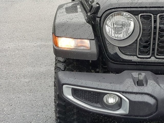 2025 Jeep Gladiator High Tide