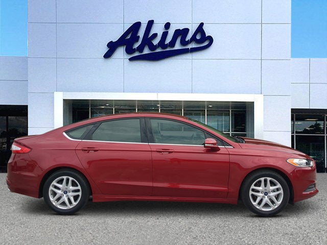 2016 Ford Fusion SE FWD's photo
