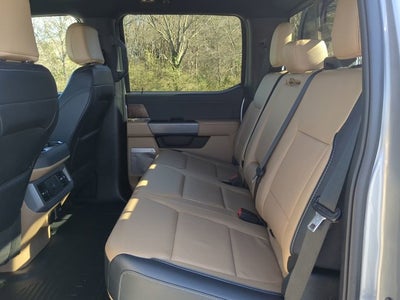 2023 Ford F-450 Chassis LARIAT