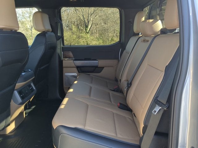 2023 Ford F-450 Chassis LARIAT