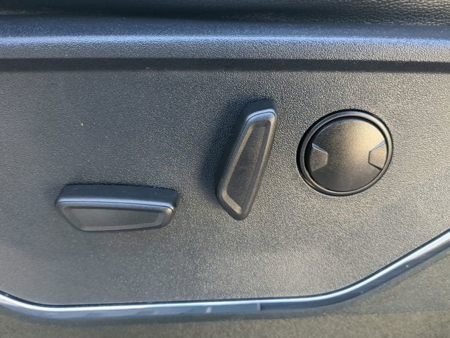 2023 Ford F-450 Chassis LARIAT