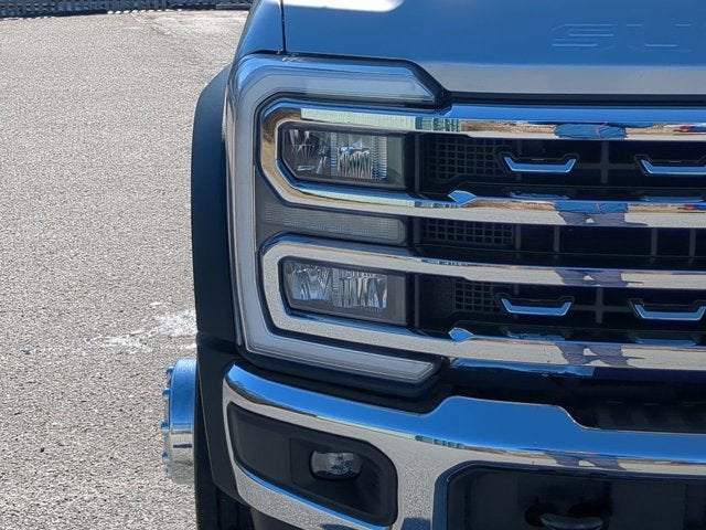 2023 Ford F-450 Chassis LARIAT