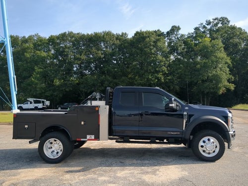 2023 Ford F-450 Chassis LARIAT