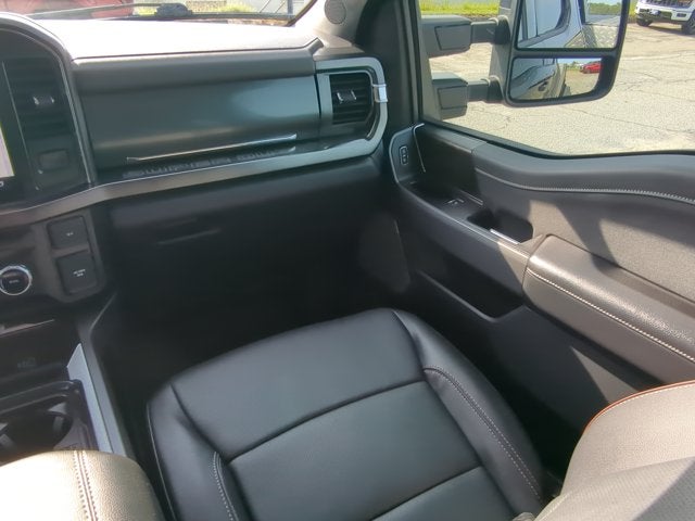 2023 Ford F-450 Chassis LARIAT