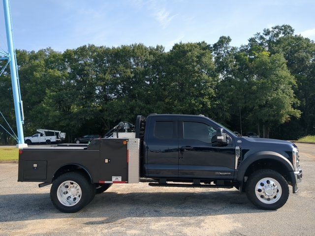 2023 Ford F-450 Chassis LARIAT