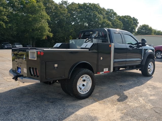 2023 Ford F-450 Chassis LARIAT