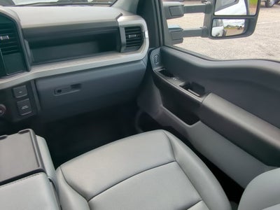 2025 Ford F-350 Chassis XL