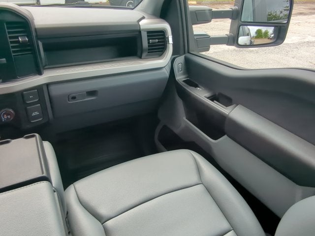 2025 Ford F-350 Chassis XL