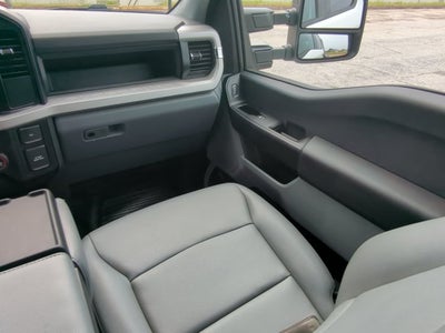 2025 Ford F-350 Chassis XL