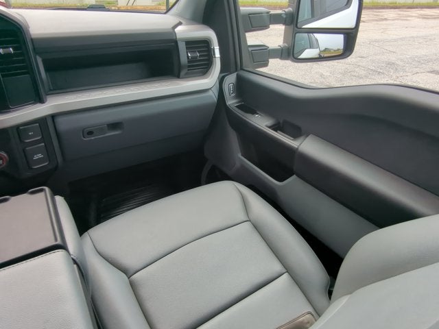 2025 Ford F-350 Chassis XL