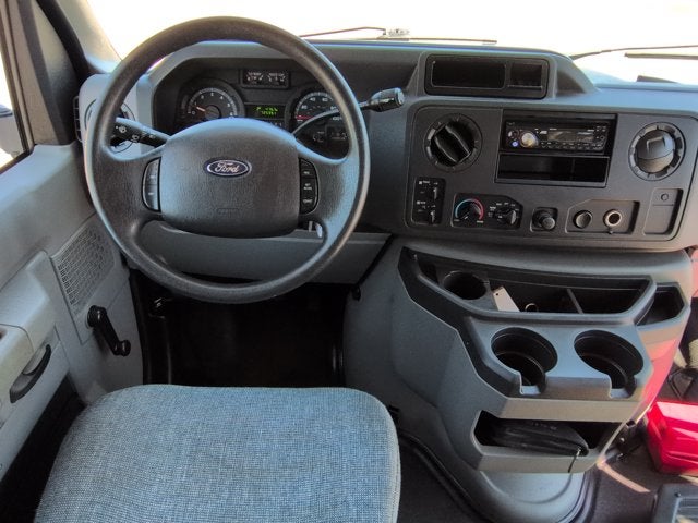 2010 Ford E-350 Cutaway E-350 Super Duty 138" 5-Spd SRW