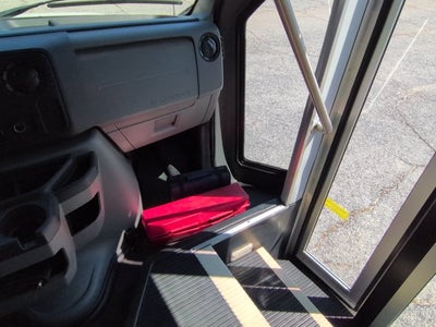 2010 Ford E-350 Cutaway E-350 Super Duty 138" 5-Spd SRW